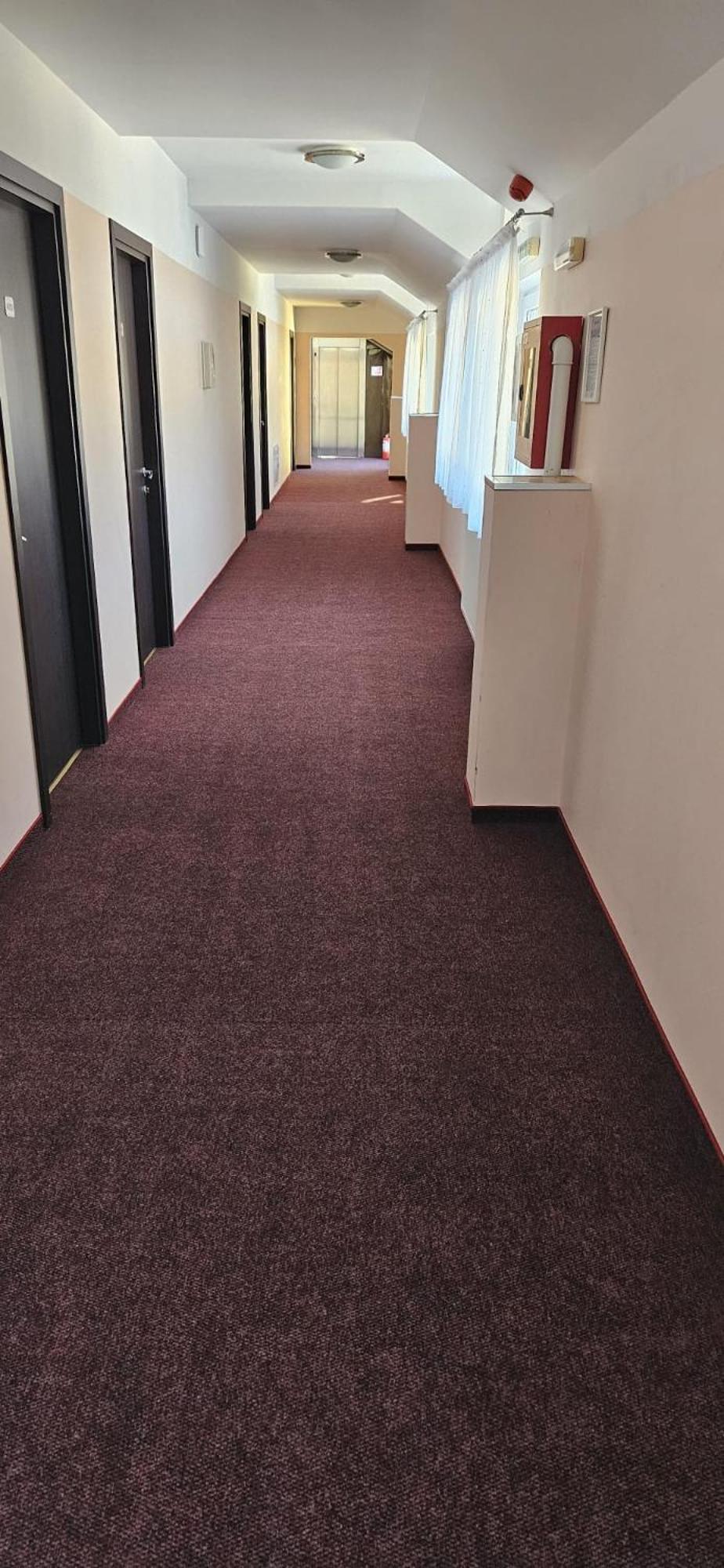 Hostel Cppi Vest Буштені Екстер'єр фото